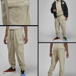Jordan Essential Fleece Cream Cuffed Sweatpant Joggers with Cargo Pocket